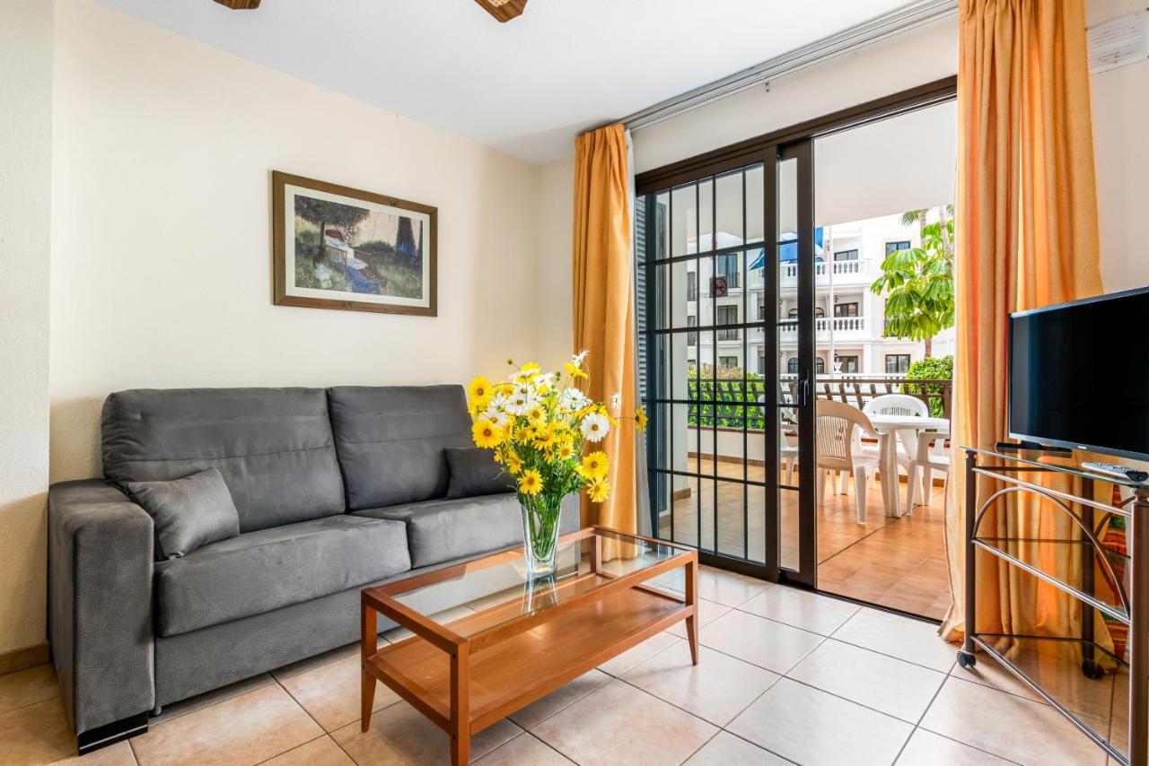 Club Tenerife Apartments Los Cristianos  Esterno foto